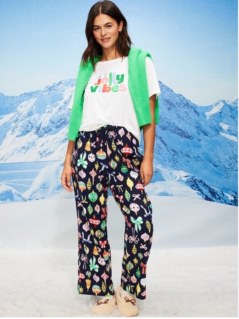 Old Navy NWT Mid-Rise Printed Flannel Pajama Pants Ornaments Match the Fam M